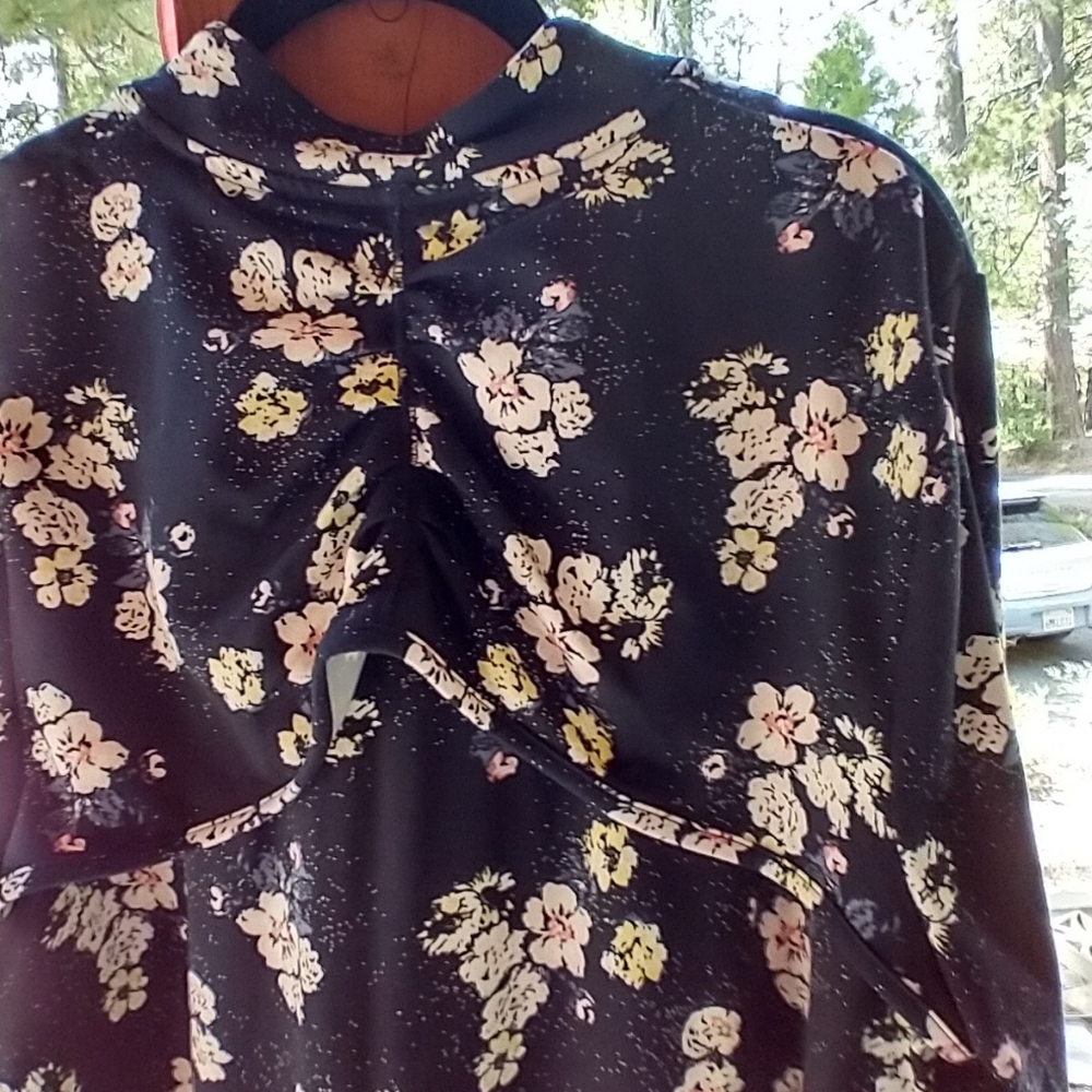 Great Condition Exercise zip up - Picture 2 of 13